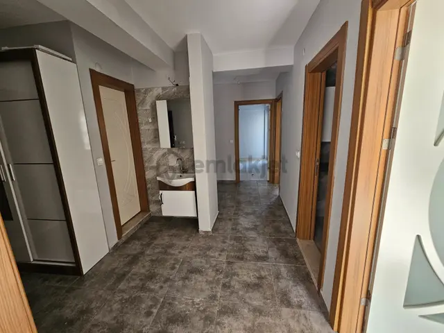 Aydın Efeler İstiklal Mah Göz Hastanesi Arkası Kiralık 2+1 Daire 3