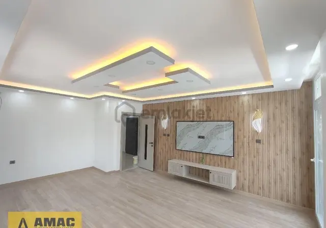 Mavi Bulvar Üzeri Az Katlı 4+1hasarsız/ç.bnyo Lüks Satılık Daire 2