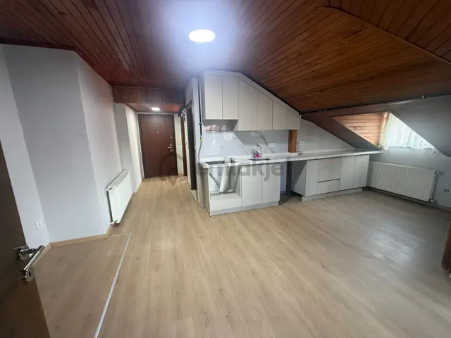 Yankı 'dan İçi Yenilenmiş Terslı,aansör 2+1 Kiralık 85 M2 Daire 5