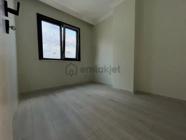 Sultanbeyli Necip Fazıl Mahallesinde Sıfır Binada 4.katta 2+1 ! 3