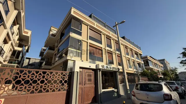 Buca Troya Evlerinde K.mutfak 140 M2 3+1 Kiralık Daire