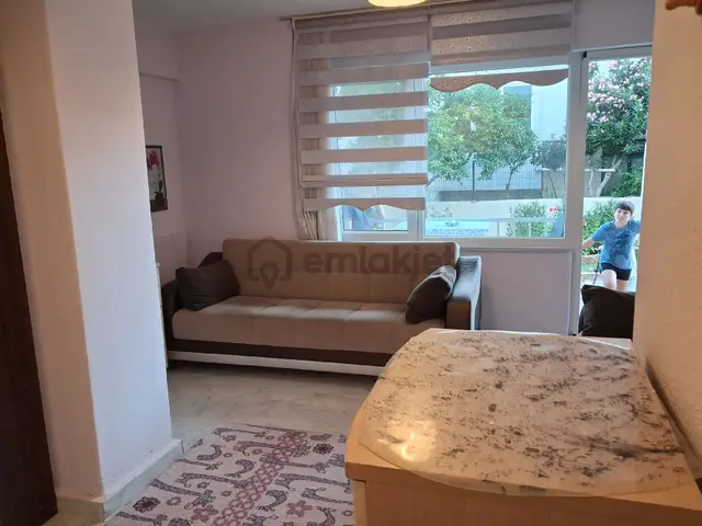Erdek Sahil Mahallesinde Dükkan Vasfında Daire 1+0 5