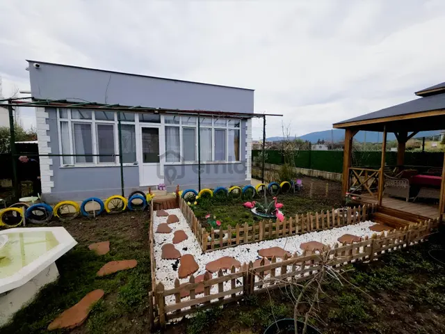 Çok Uygun Fiyata 3+1 Ev Ve 486 M2 Arsası / Bademağacı Mahallesi 1