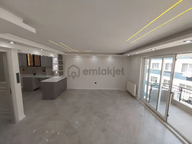 Çarşı İçinde Satılık Arakat Asansörlü Full Lüks Özellikli 3+1 Açık Mutfaklı Daire 4