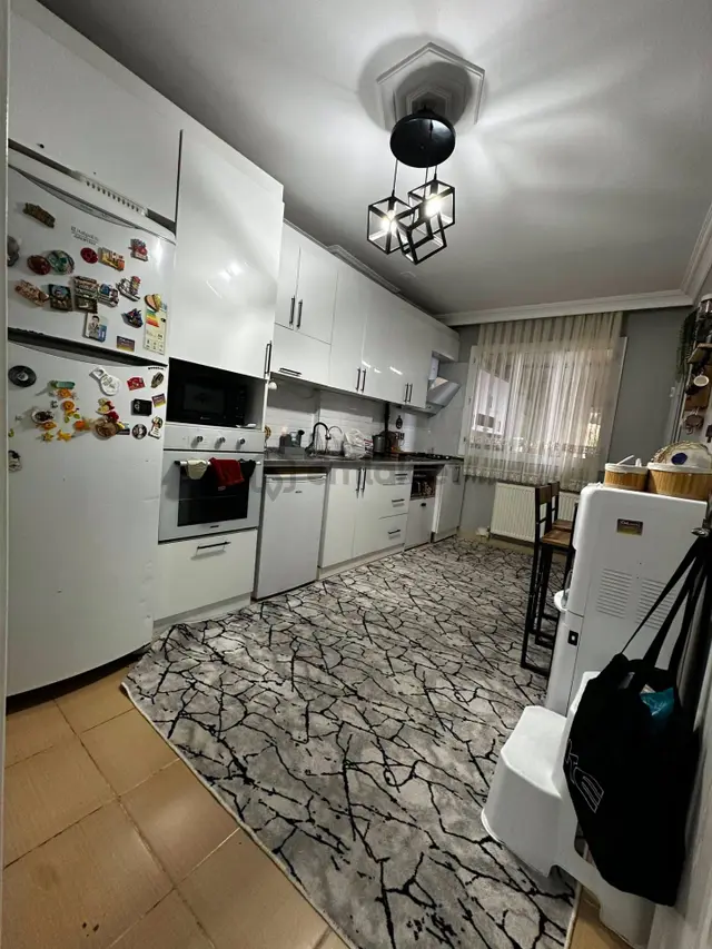 Turgutlu Satılık Yıldırım Mah 210m2 3+1 Oda Bahçeli Yüksek Girişli Doğalgazlı Balkonlu Daire 1