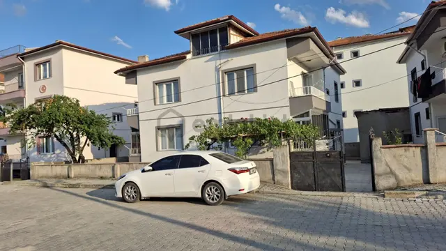 2 Katlı Bahçeli İç Dış Yapılı 2