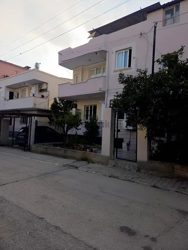 Y. Beyazıt'ta. Geniş 3+1 Aç. Mutf. Doğalgazlı, Bahçeli Mstkl 2