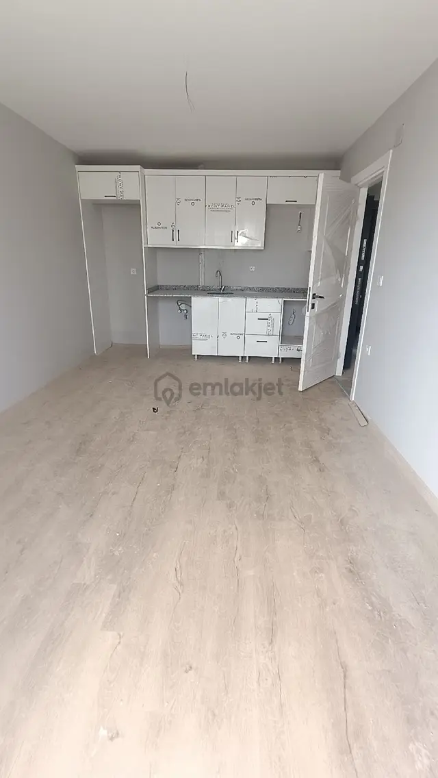 Osmangazi'de 1+1 Satılık Geniş Daire 4