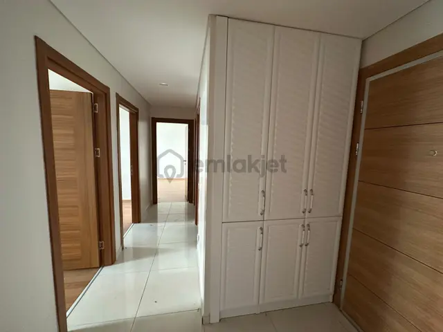 Kiptaş'ta 4 Yıllık 3+1 Site İçi Modern Krediye Uygun Daire 3
