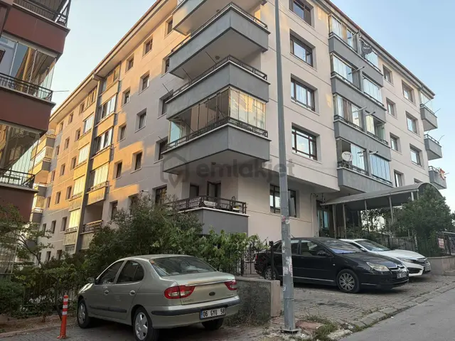 Emaks'tan Karapınar Ceyhunatıf Kansu Cadde Üzeri Satılık 3+1 1