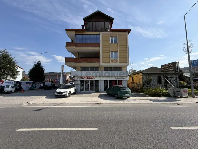 Turyap'tan Satılık Cadde Üzeri 2 Katlı 400 M2 Avantajlı Dükkan 1