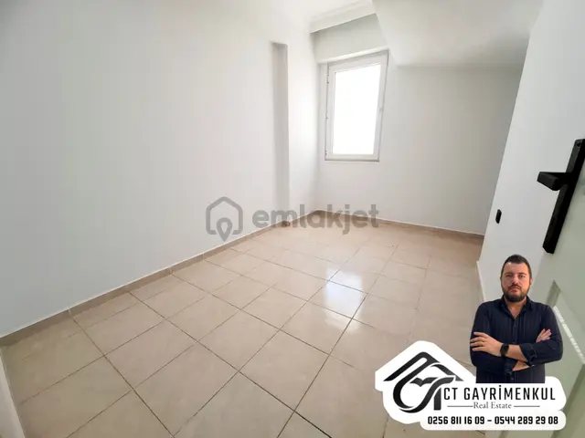 Didim'de Satılık 4+1 Dublex Geniş Kullanışlı Çok Hesaplı Ön Cephe Daire 4