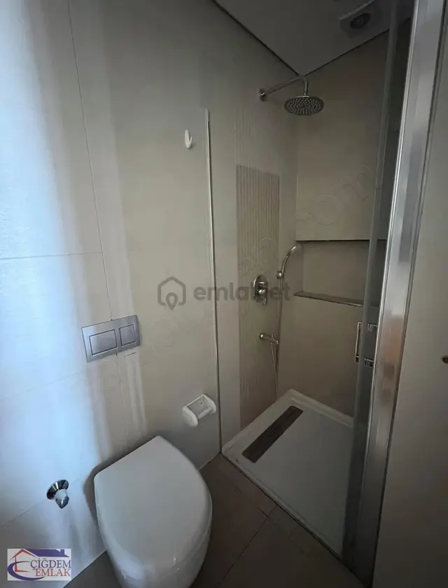 The İstanbul Residence Kir Ve Satış Ofisinden 2+1 Balkonlu 4