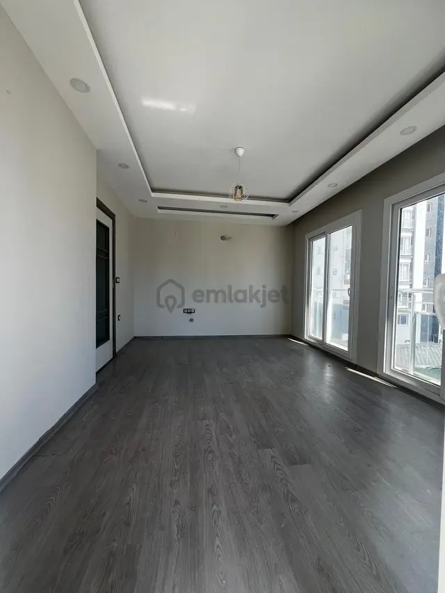 Ulaşımı Kolay, Cadde Üzeri Aydınlık & Geniş 2+1 Kapalı Mutfaklı 3