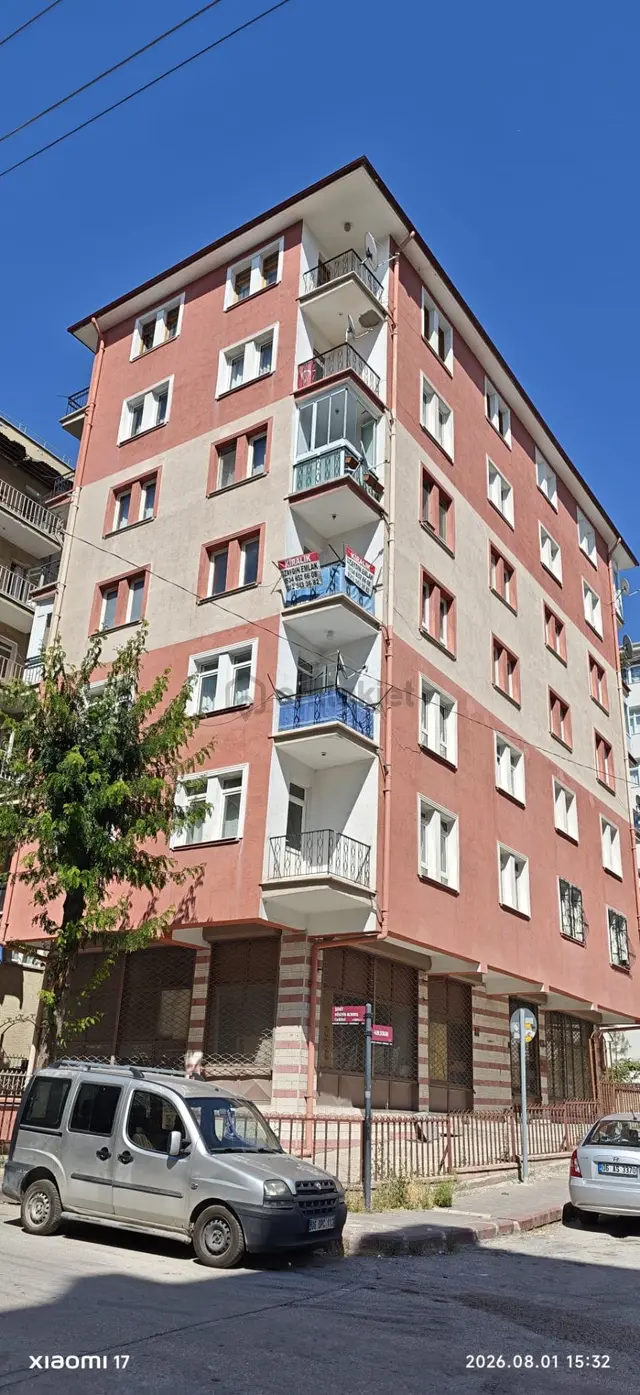 Demetevler Metrosuna Yakın Asansörlü Ön Cephe 2+1 Kombili Kiralık Daire. 1