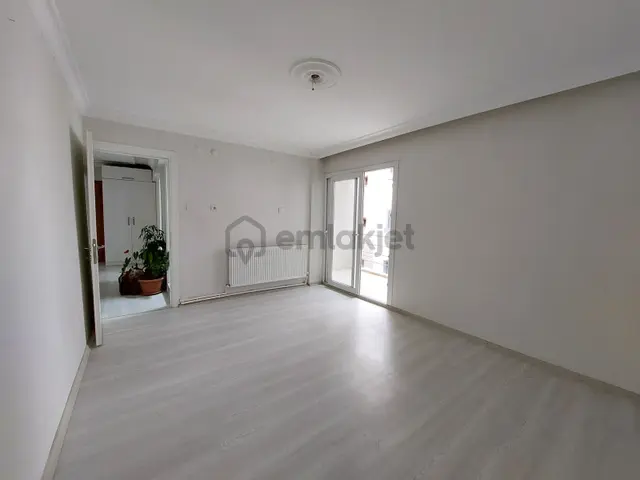 Karşıyaka Zübeyde Hnm Mah De Kiralık 3+1 150m2 Daire 2