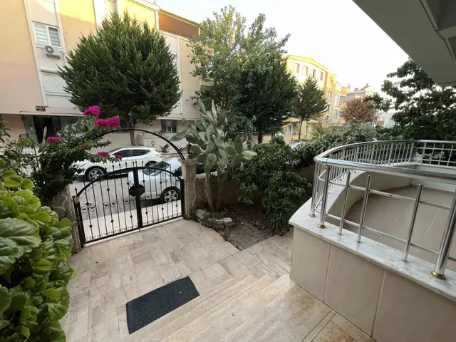 Didim Efeler'de 4+1 Eşyalı Satılık Dubleks 5