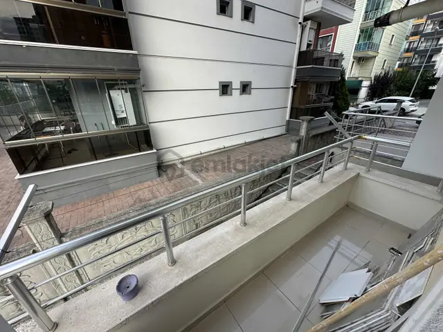 Deka Gayrimenkulden Kurupelit Tramvay Durağı Altı Kiralık 1+1 5