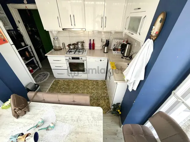 Referans'tan Akçay'da Denize 300 Metre Pazar Önünde Lüx 1+1 Daire 1