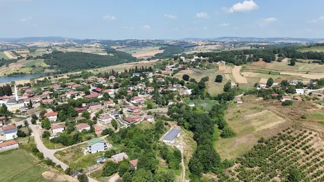 Aşırlar'da , 347 M² Arsa! 31m Resmi Yol Cepheli 1