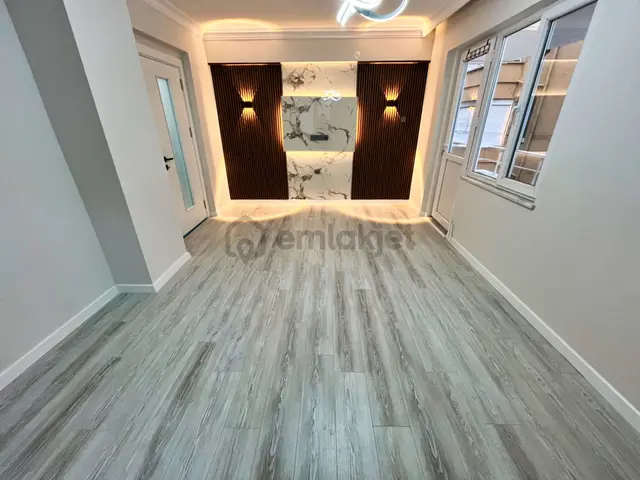 🛑🛑aktiften Akçay Merkez'de Satılık Denize Yakın Ön Cephe Arakat Harika 2+1 Daire 1