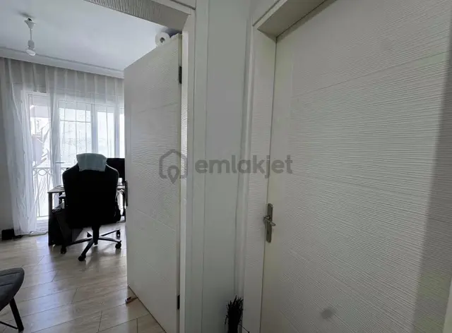 Yiğit Gayrimenkul'den Çeşme Merkez'de Satılık 2+1 Daire 3