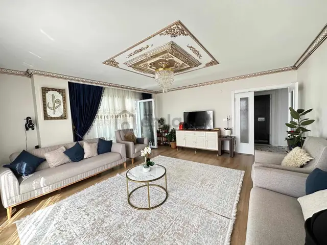 Emin Gayrimenkulden Göztepede Sitede 3+1 Satılık Daire 1