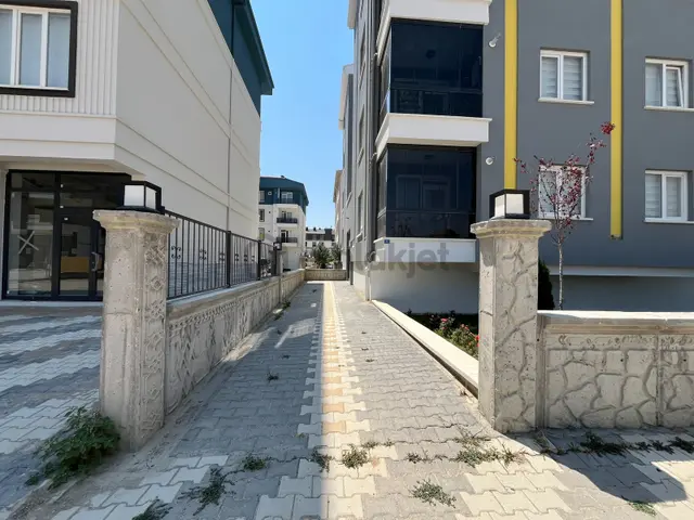 Devlet Ve Diş Hastanesi'ne Yakın D.gaz-full Eşyalı 1+1 Daire 2