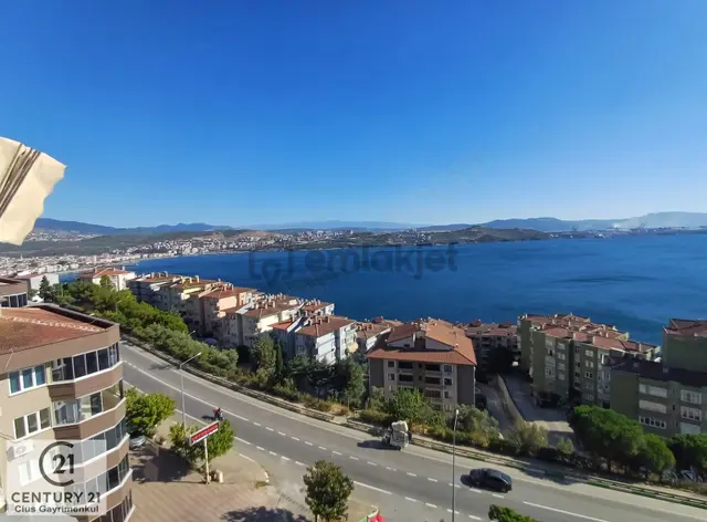 C21 Cius; Cumhuriyet'te Panoramik Deniz Manzaralı 3+1 Satılık 2