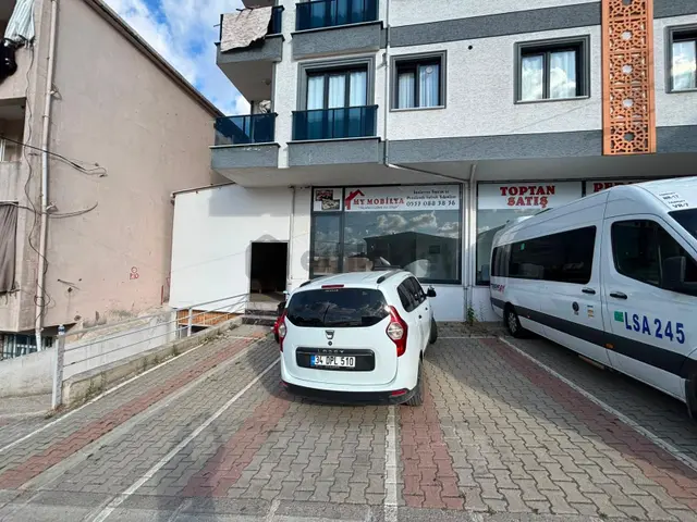 Gençlik Caddesi Cepheli 370 M² Net Kullanımlı Satılık İş Yeri 1