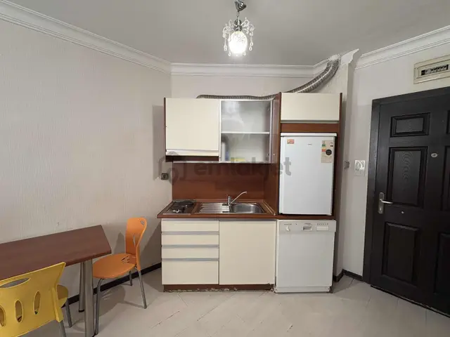 Mürsel Uluç'ta Otobüs Durağı Market Yanı Avm Yakını Eşyalı 1+0 2