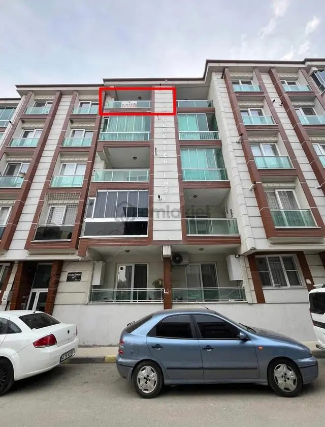 Kurtuluş Mahallesinde 3+1 Kapalı Mutfak Kiralık 2