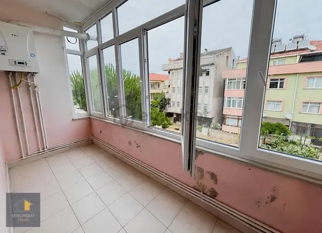 Karasu'da Kısmi Deniz Manzaralı Ara Kat 1+1 Satılık Daire 2