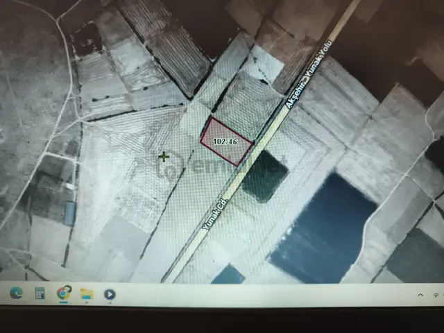 Elit Emlak'tan 3,710 M2 Yola Sıfır Konumda Tarla Adsız Yunak Yolu Tipi Mahallesi Mevki 2