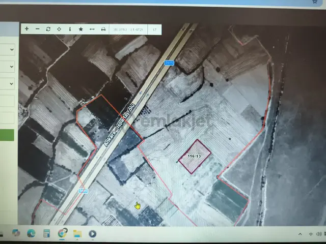 Elit Emlaktan Tarla 3,852 M2 Yeni Toki Evlerine Yakın Düz Arazi 2