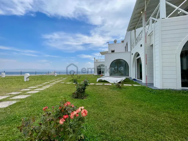 Güre'de Denize Sıfır ,panoramik Manzaralı Lüks Villa 1