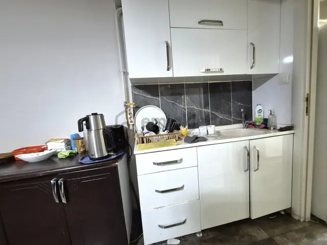 El/ya 'dan Yıldırım Mah. Milli Kuvvetler Cad. Gören Dükkan Üzeri 2
