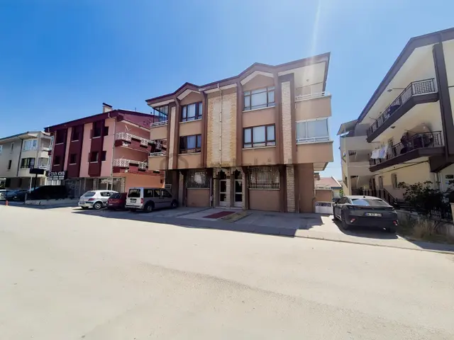 Ank Çankaya Metin Oktay Mah. Narman Cad.145 M2 Satılık 4+1 Daire