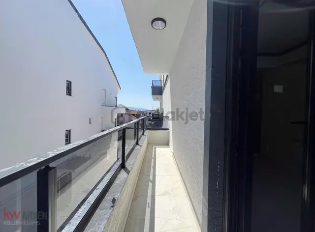 Deniz Manzaralı Ebeveyn Banyolu Eğimsiz Beton Tavan 3+1ç.dubleks 2