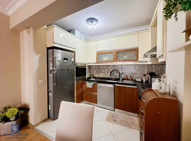Güzelyalı İstinye Park Yakını Eşyalı Kiralık Fırsat Daire 1