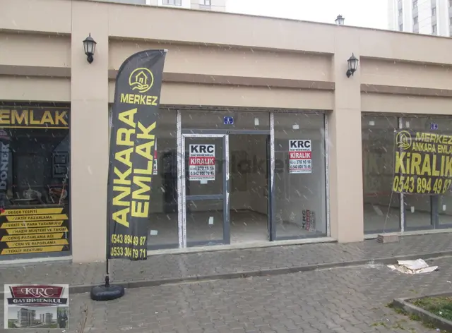 Krc Den Lokasyonu Güzel Toki Çarşısında Depolu Satılık Dükkan 1