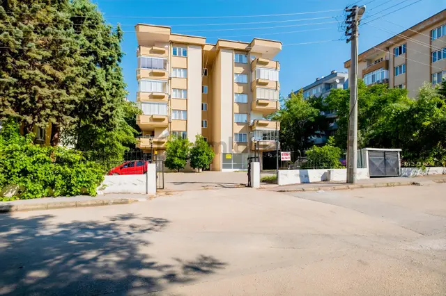 Remax Advantage'n Gazi Cd Ara Kat 3+1 Ful Eşyalı Satılık Daire 1