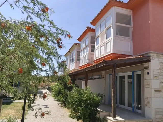 Foça Bağarası 2+1 Bahçeli Dubleks