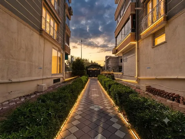 Aktif'ten Kadıköy'de Satılık Ön Cephe Ebeveyn Banyolu Ferah 3+1 Daire 1