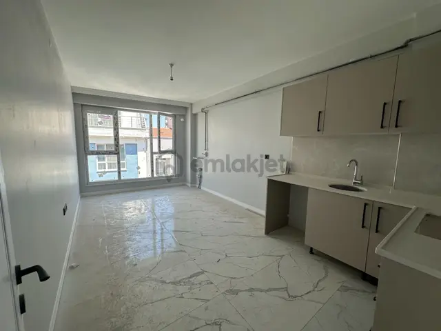 Estorıa'dan Üniversite Yanı Asansörlü Y.ısıtma Sıfır 1+1 Daire 2