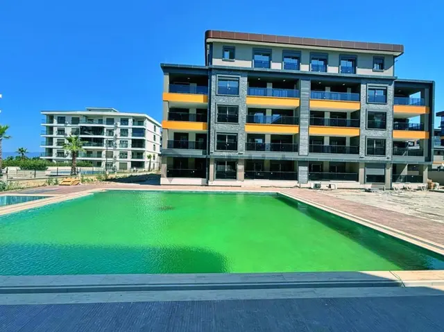 Uytundan Örende Havuzlu Ultralüks Sitede 2+1 Akıllı Daire 1