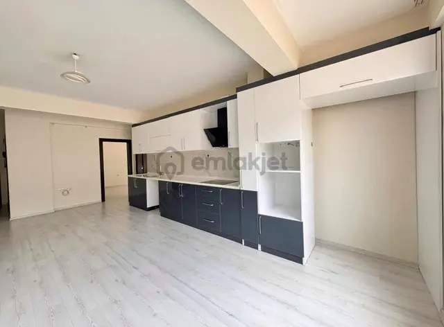 Özlem Yardımcı'dan Tramvay Hattına Yakın Kiralık 2+1 Daire 2
