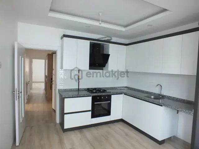 Karaman Nefise Sultan'da Geniş, Yalıtımlı Ve Asansörlü 3+1 Kiralık Daire! 2