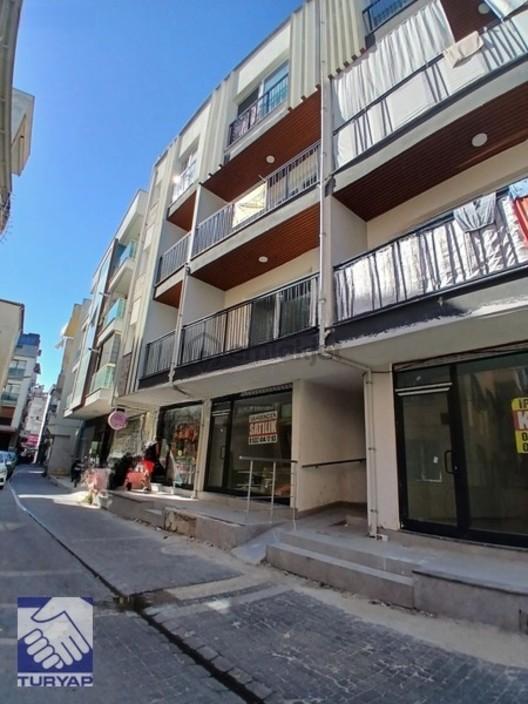 Kuşadası Sehir Merkezinde Sahile 2 Dakika Yürüme Mesafesinde 1