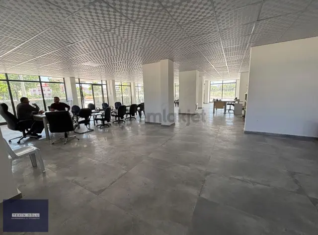 Karatay Emirgazi Mh Satılık Geniş 380 M² Yatırımlık Dükkan 2